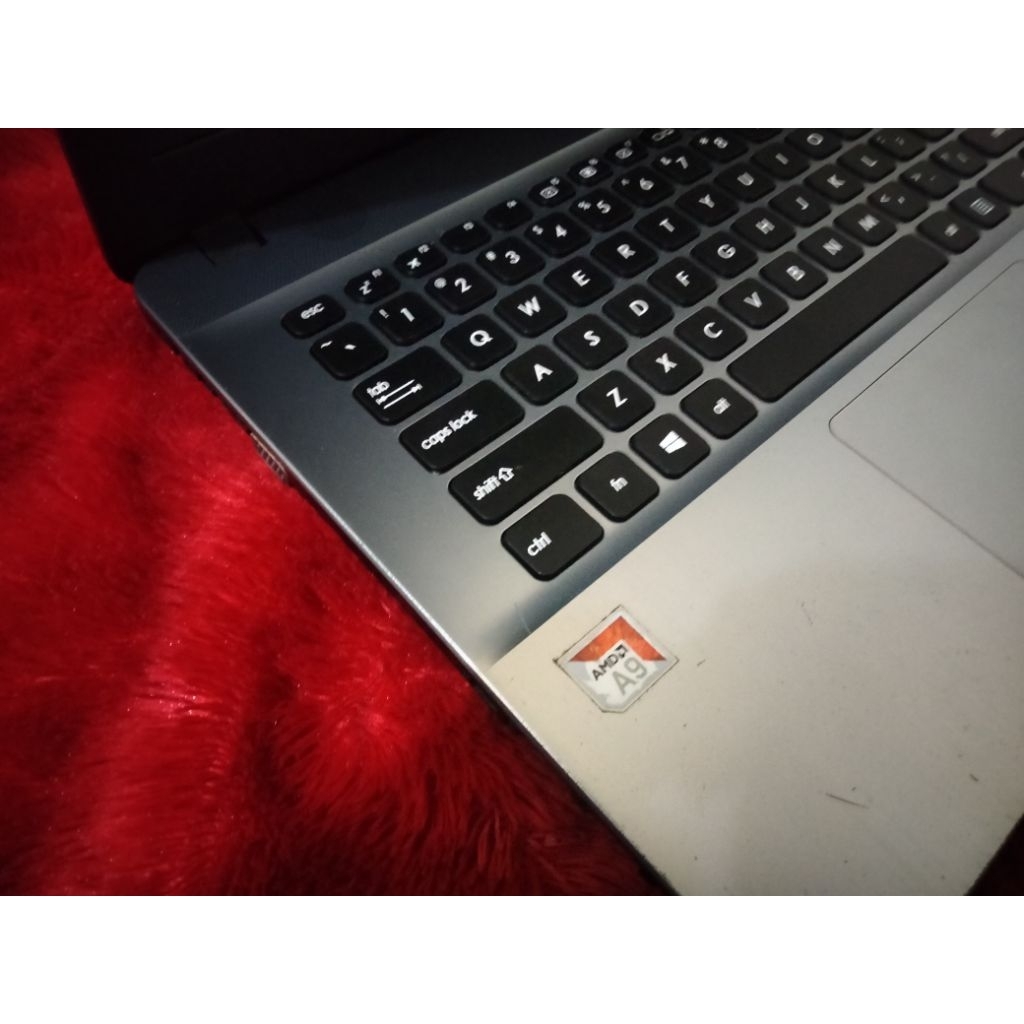 Laptop keren Asus X441BA/AMD A9-9425/RAM 4GB/ssd256gb kencang/VGA AMD RADEON R5/14in siap pake