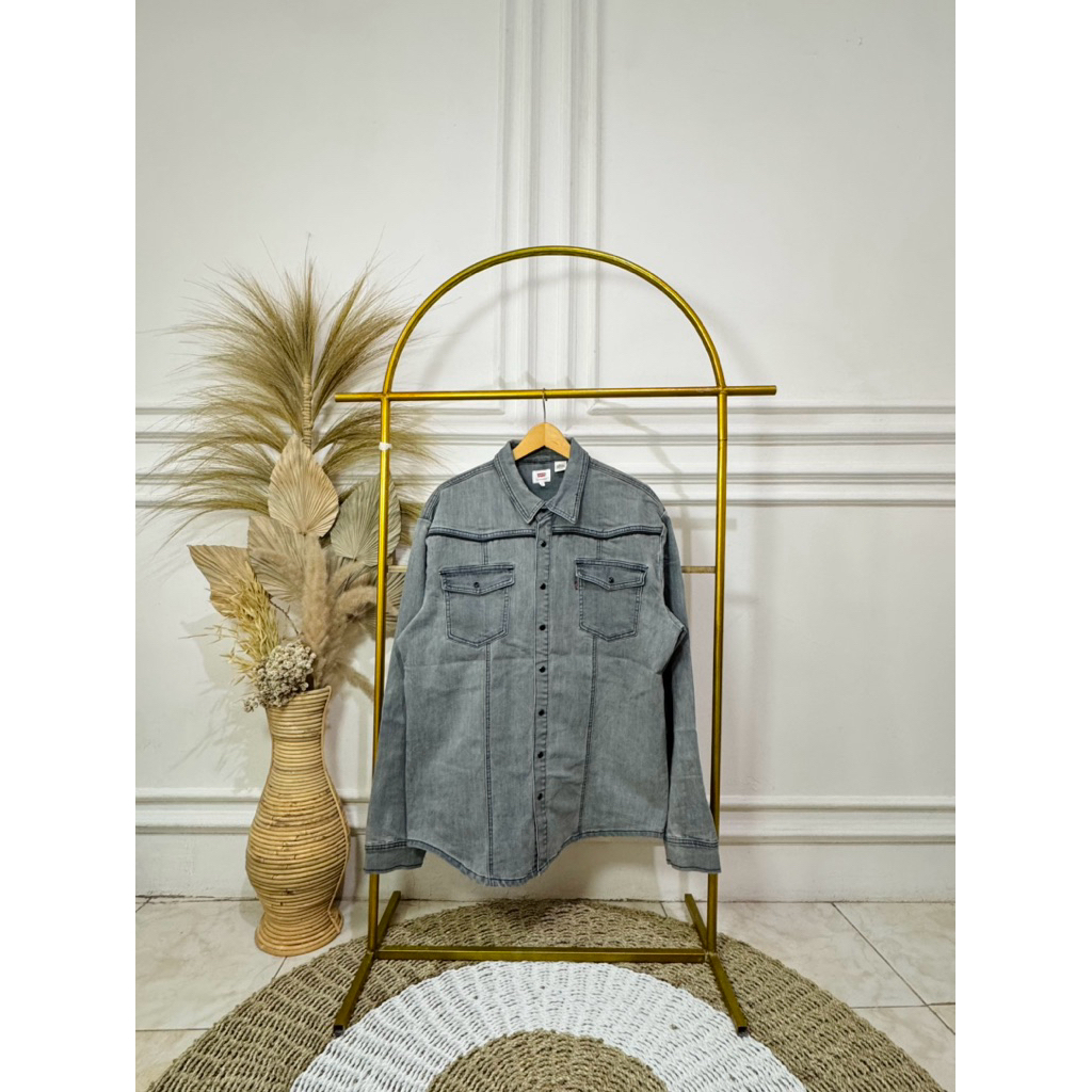 kemeja denim levis XL (kancing batu)