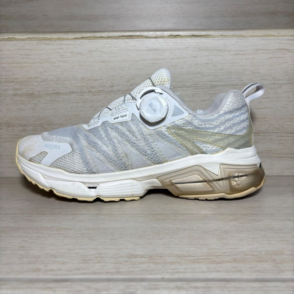 SEPATU OUTDOOR TREKKING HIKING & RUNNING NEPA BOA SYSTEM / TALI PUTAR SECOND ORIGINAL  [ MURAH ]