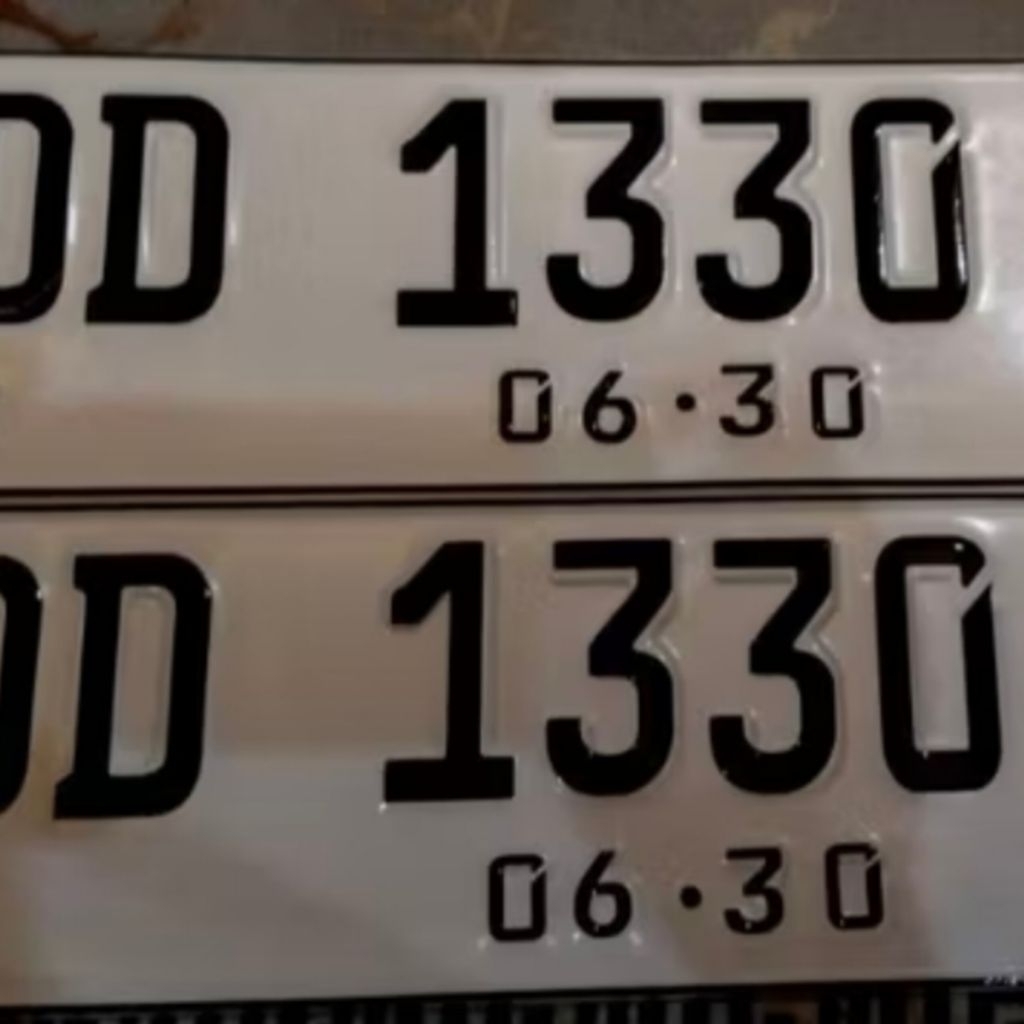 Stiker Cutting Plat Mobil Font Baru