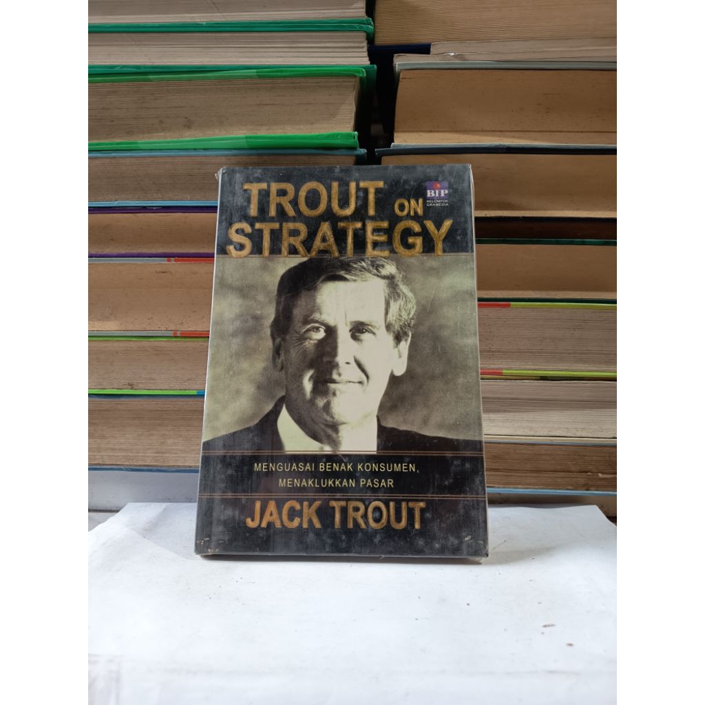 TROUT ON STRATEGY - JACK TROUT