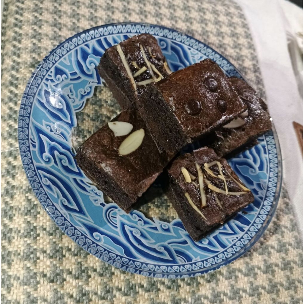fudgy brownies sekat 9 ukuran 10 x 10 cm