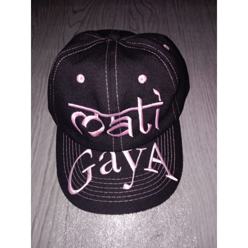 topi mati gaya