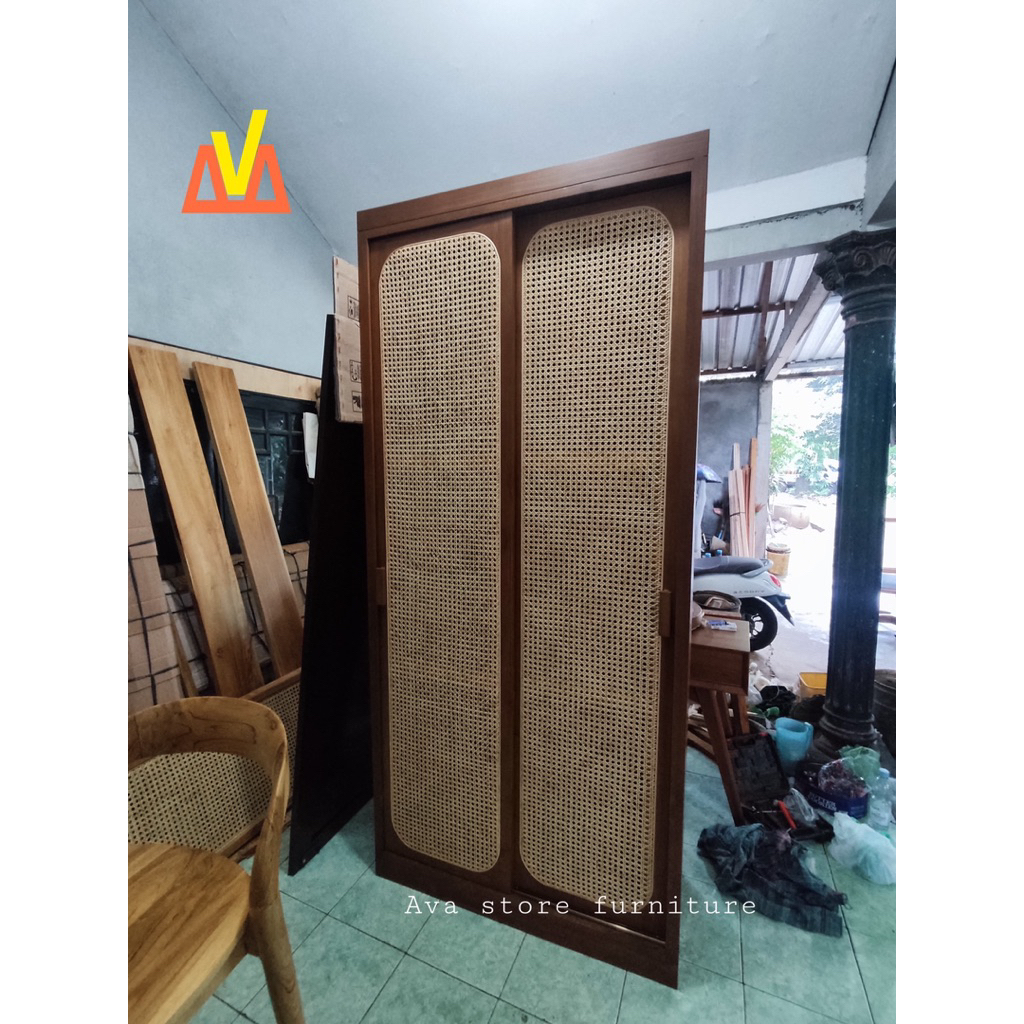 Lemari Pakaian Kayu Jati Minimalis Pintu Geser Rotan Anyaman Natural , Lemari Pakaian Kayu Minimalis