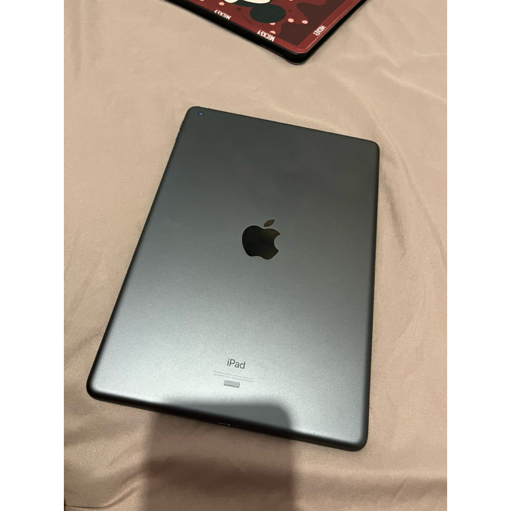preloved ipad 7th 32gb wifi only. NET Yaaa. NEGO = PERCUMA