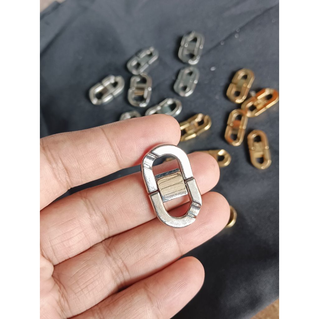pengait gelang titanium silver