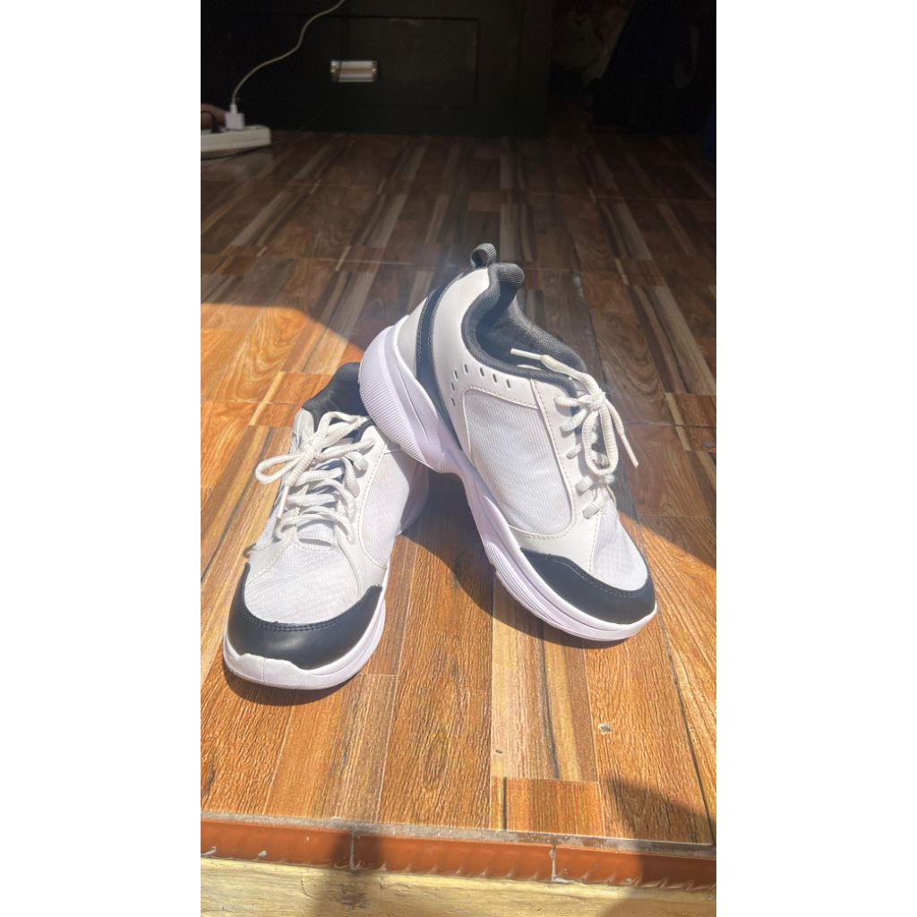Sepatu Sneakers Unisex Merk Ando