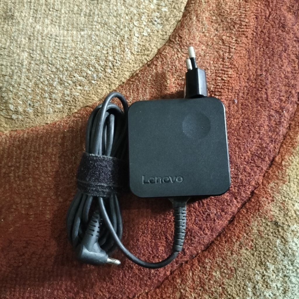 Dijual Cas Laptop Lenovo