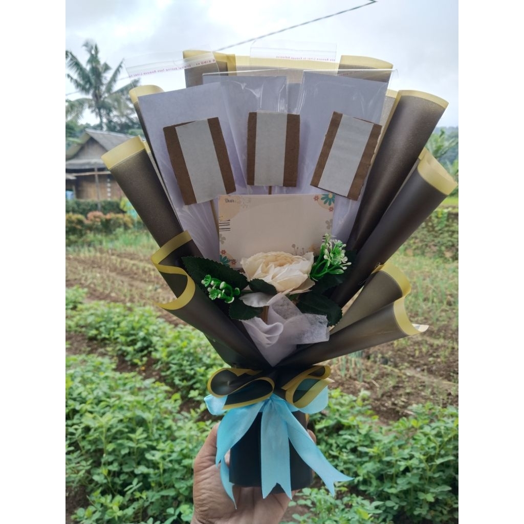 ready buket kerangka kosongan isi wadah uang 4 slod dan 3 stik snack buka double tape dan tempel pra