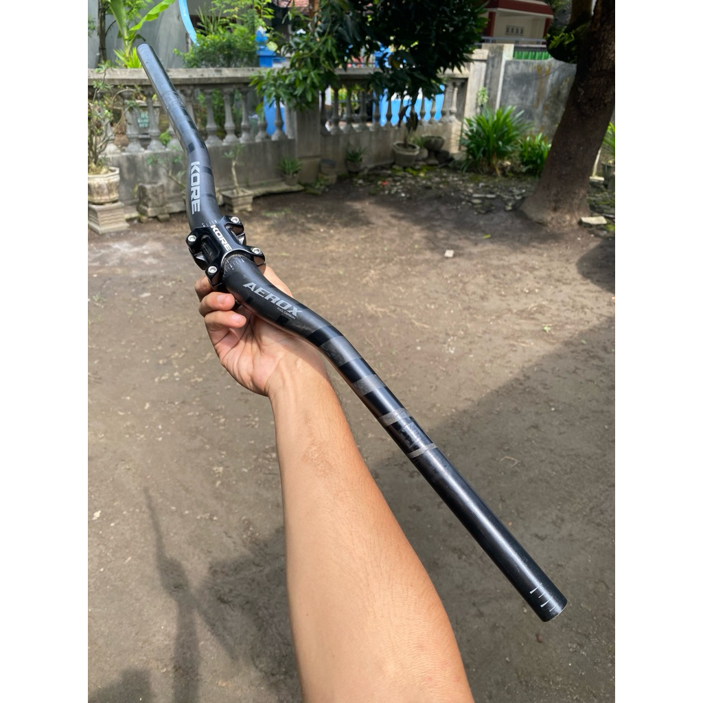 Stem Kore dan Handlebar Kore Carbon c31,8 Rise 35 P76