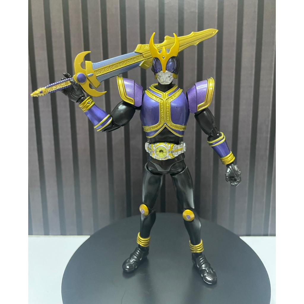 SHF kamen rider Kuuga Rising Titan form Original Bandai