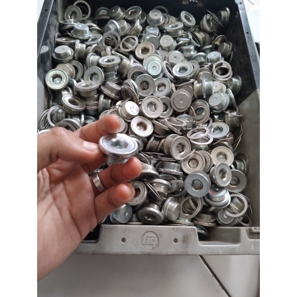 baut transmisi pembuangan oli Toyota, daihatsu