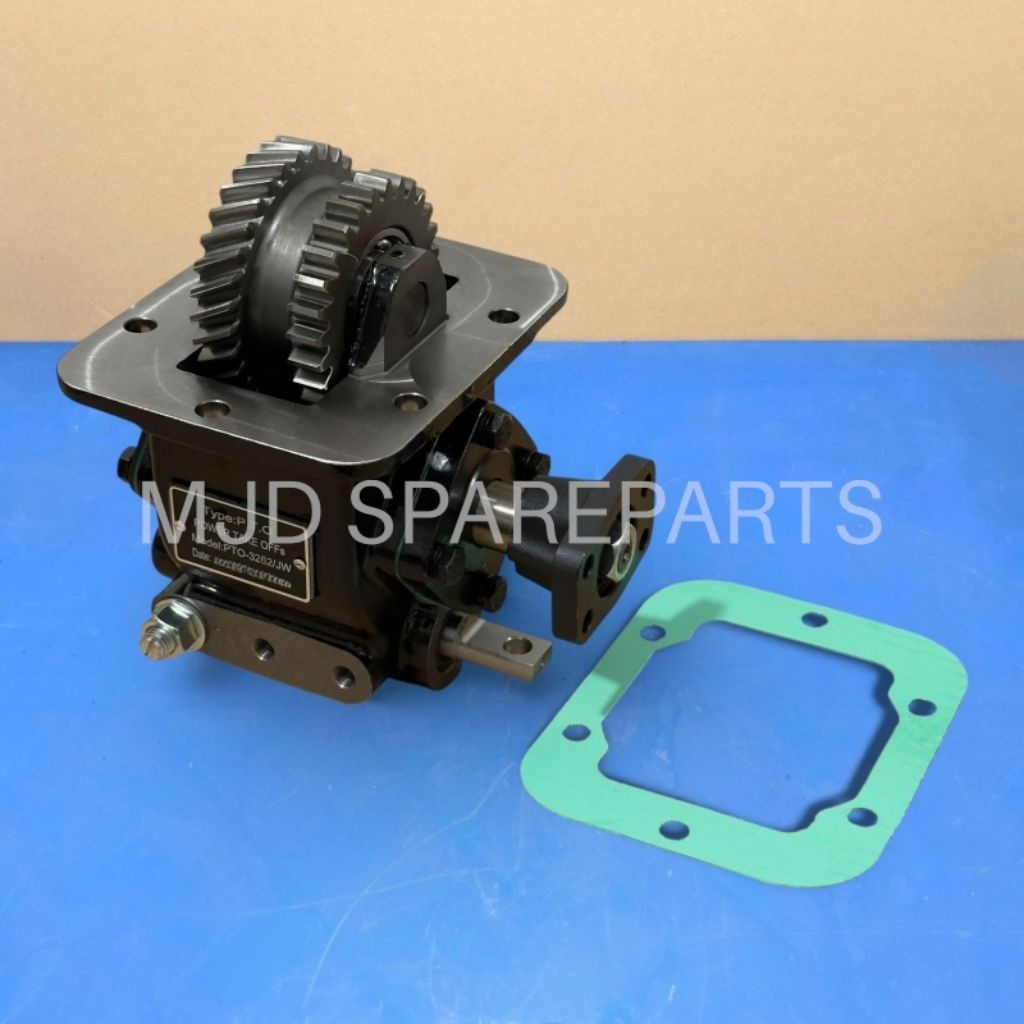 PTO Hino Dutro / Toyota Dyna 110 115 M153 (Iron Cast)