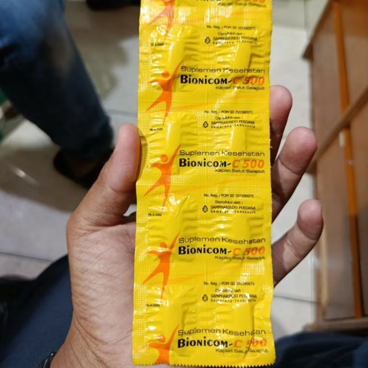 Bionicom C500 suplemen kesehatan strip 10 tablet