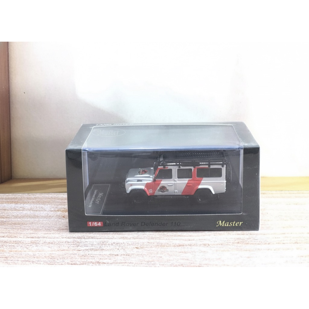 Master 1/64 Land Rover Defender 110 Jurassic Park
