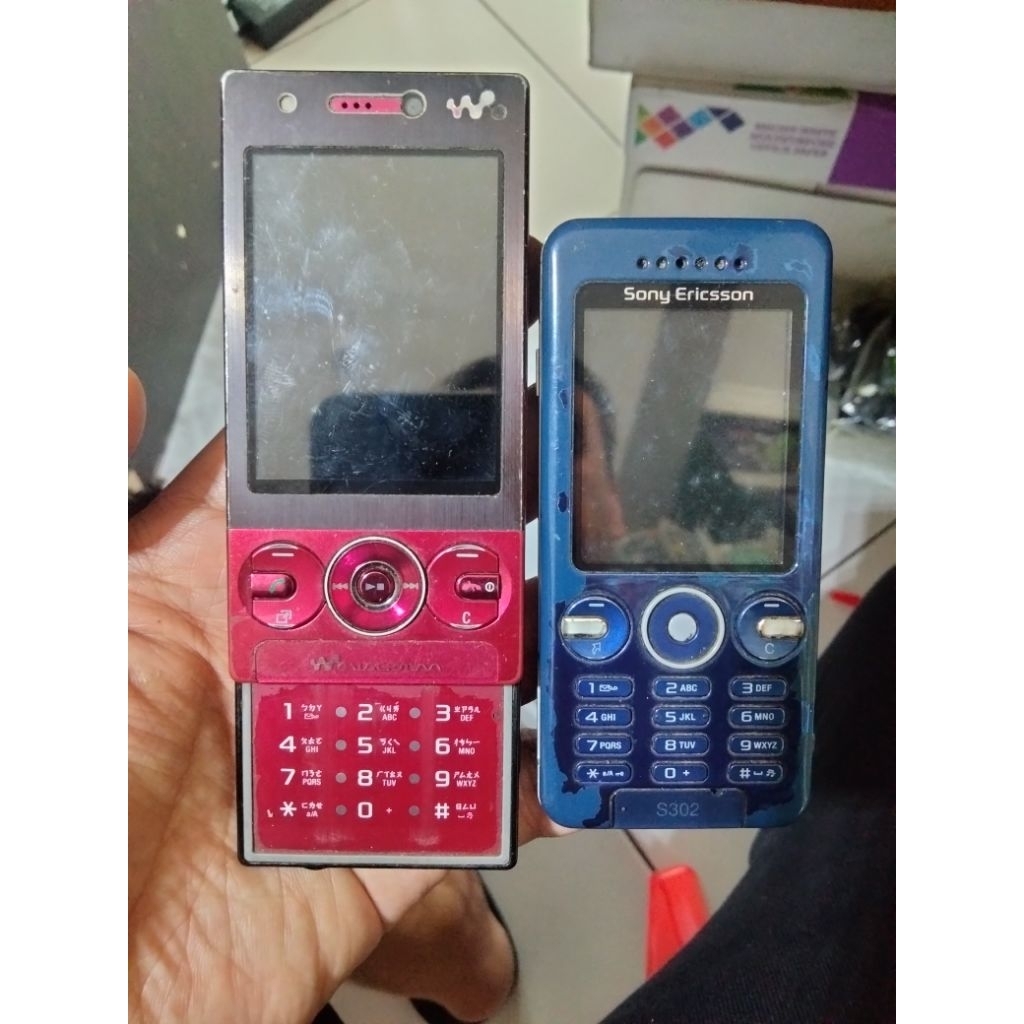 SonyEricssonW705&S302