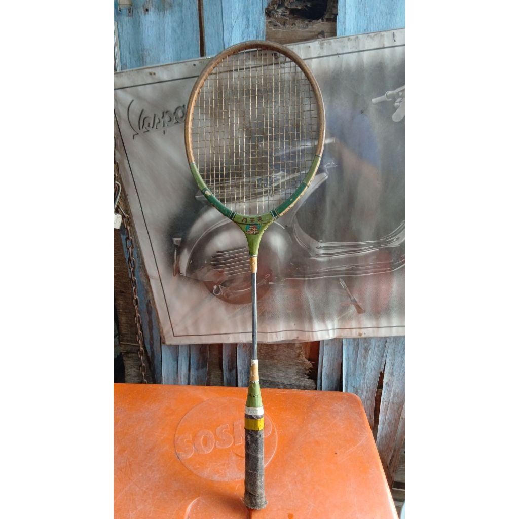 Raket badminton 155rb jadul antik vintage lawas kuno display