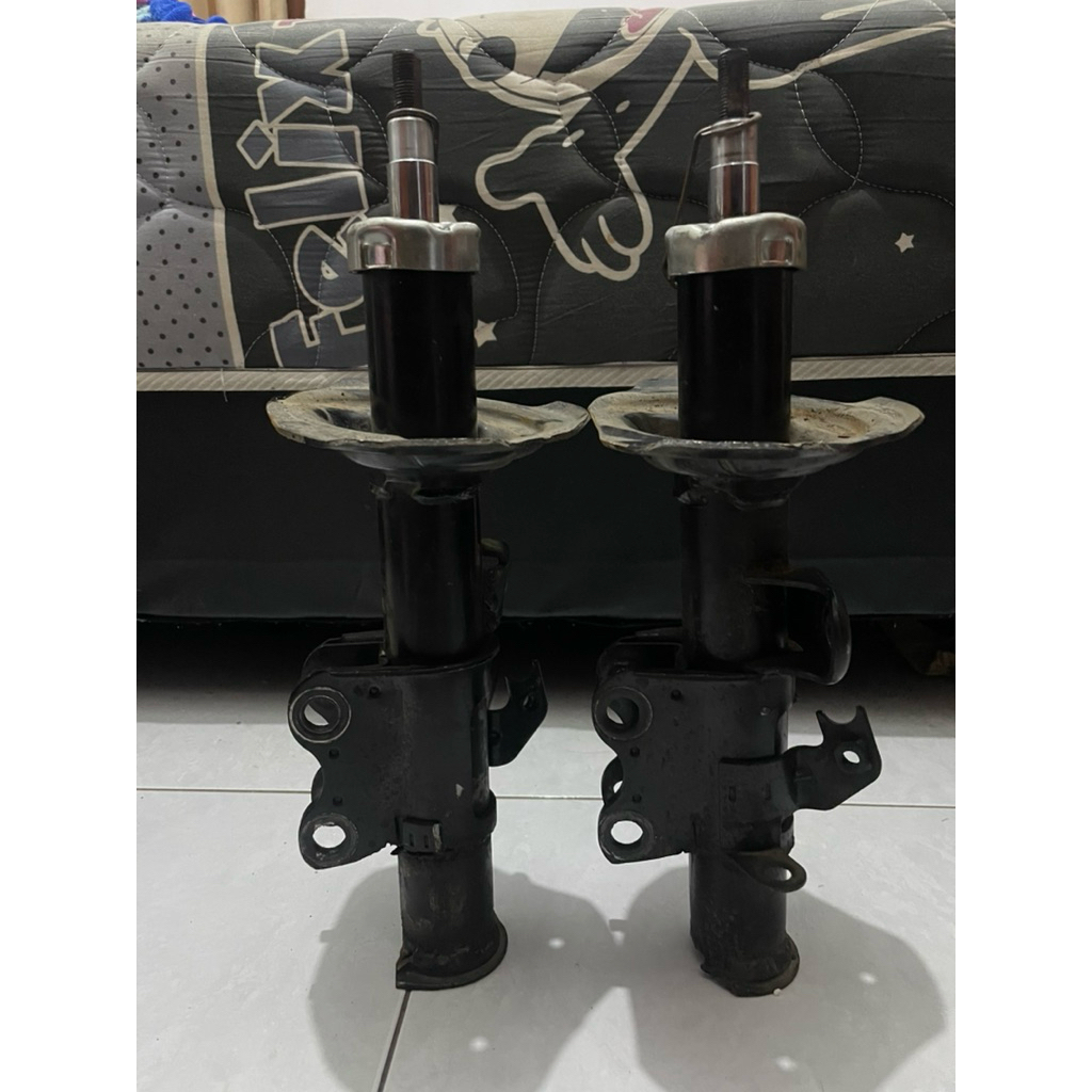 shock depan avanza ceper