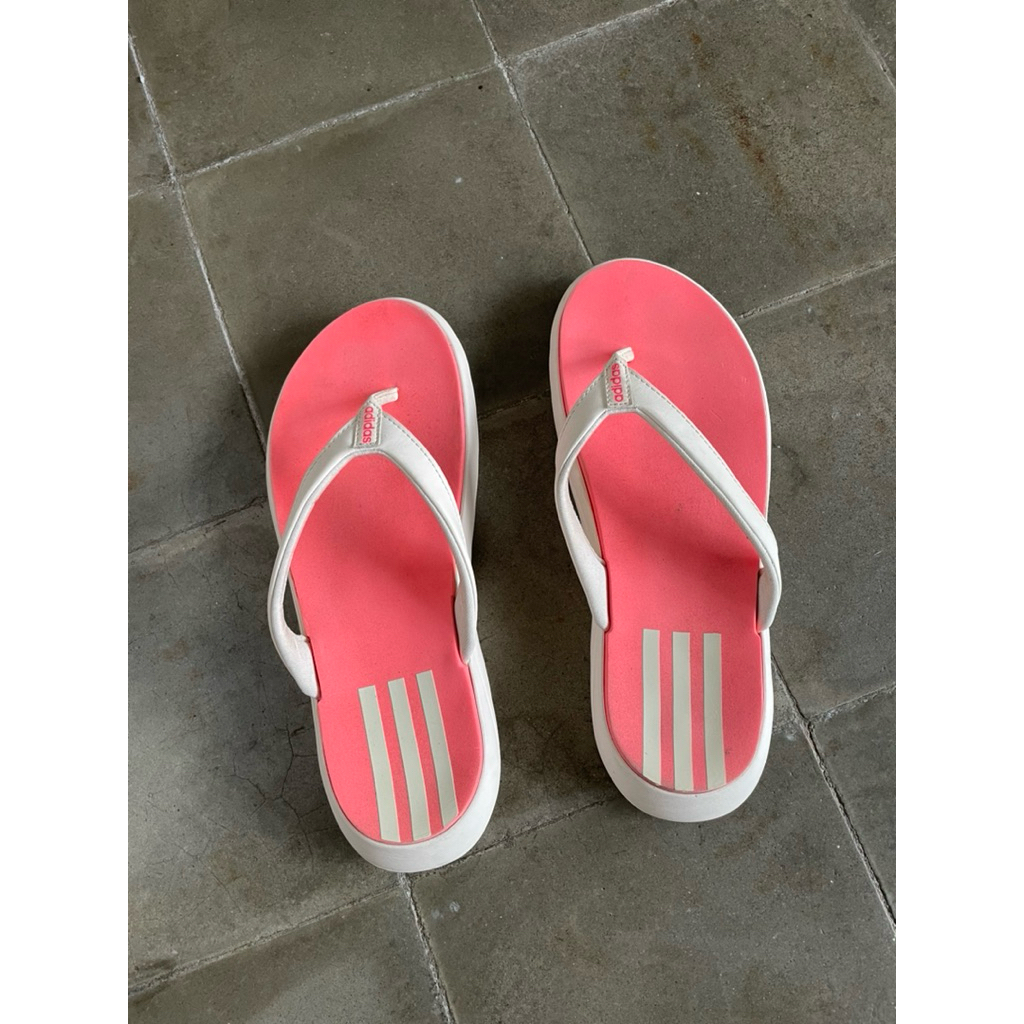Sandal wanita adidas