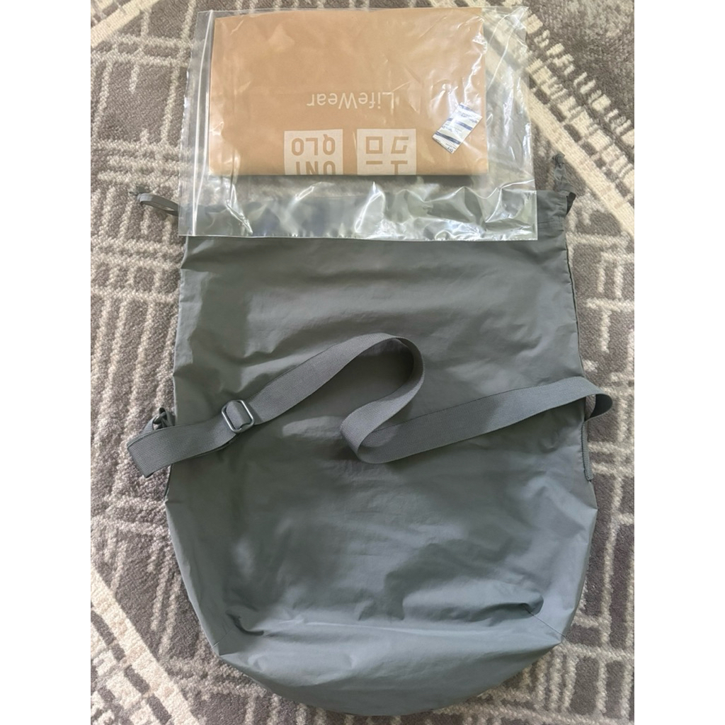 uniqlo tas serut selempang unisex original