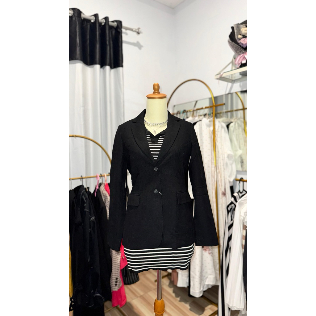 Blazer Kerja Wanita Hitam Polos | Outer Kantor Elegan & Nyaman
