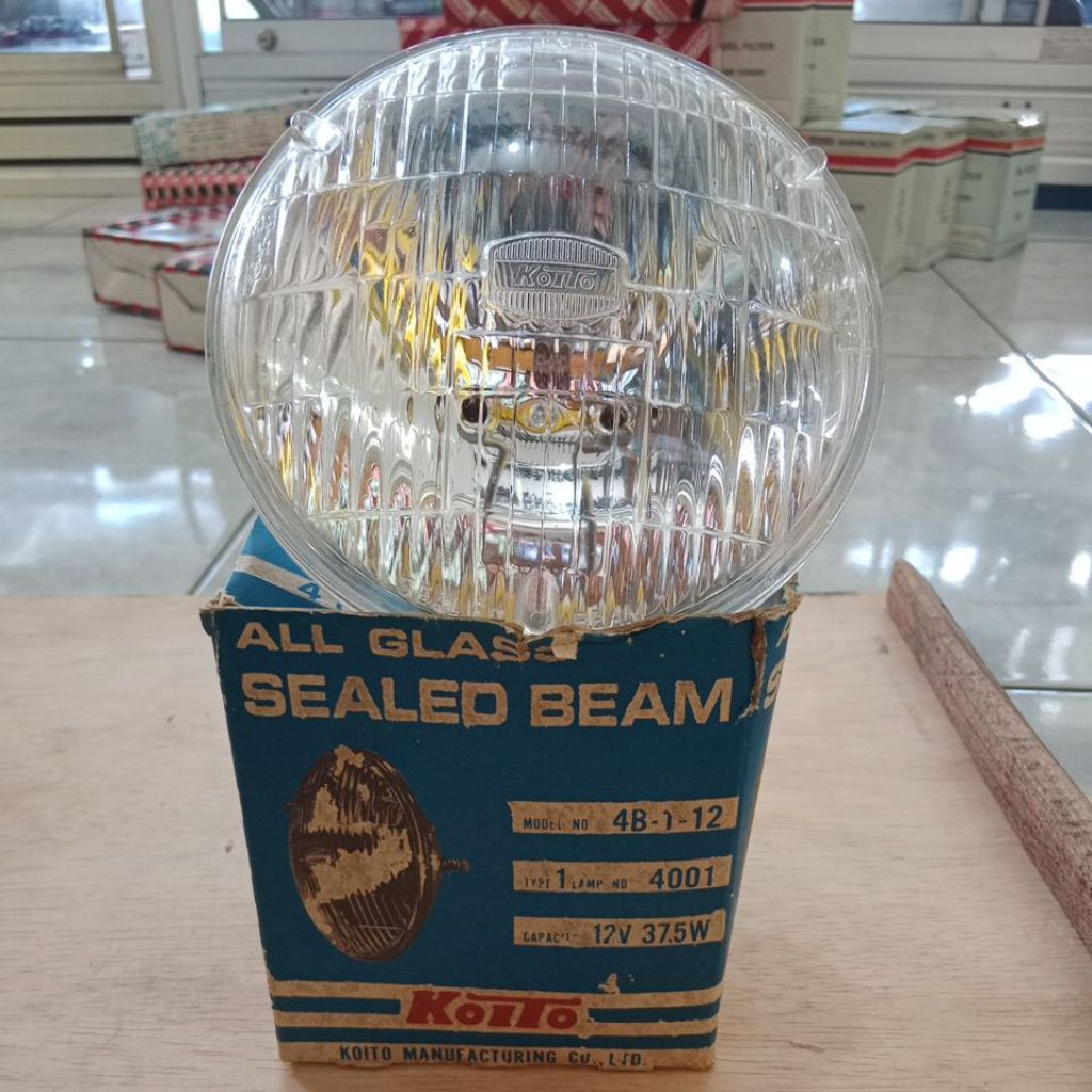 Reflektor Lampu Sealed Beam all glass model 4B-1-12  12V/37,5W Universal 4001 KOITO asli japan