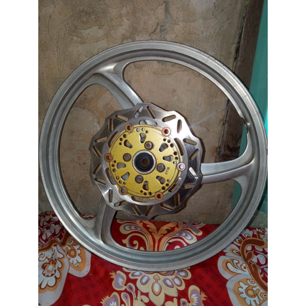 velg depan fiz r palang 3