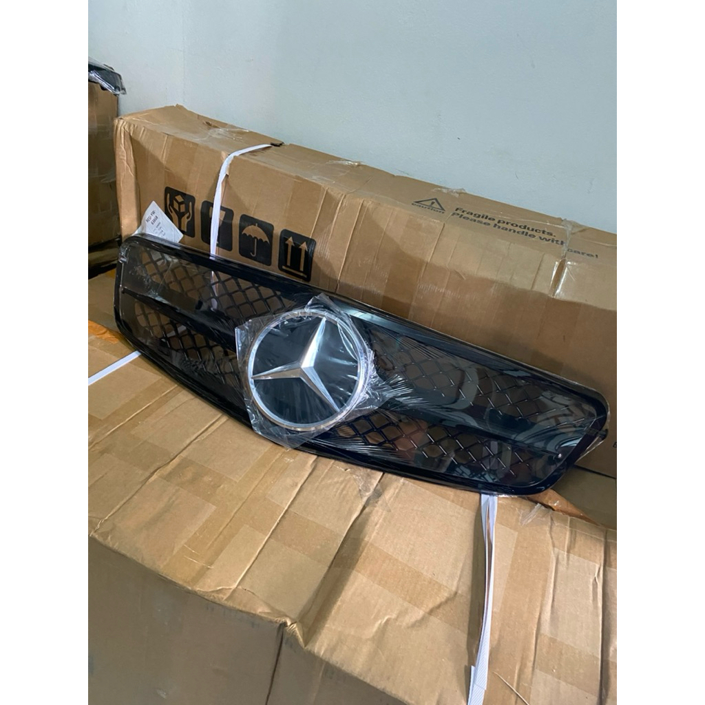Grill Mercedes Benz W204 C63 AMG Full Black (2007-2014)