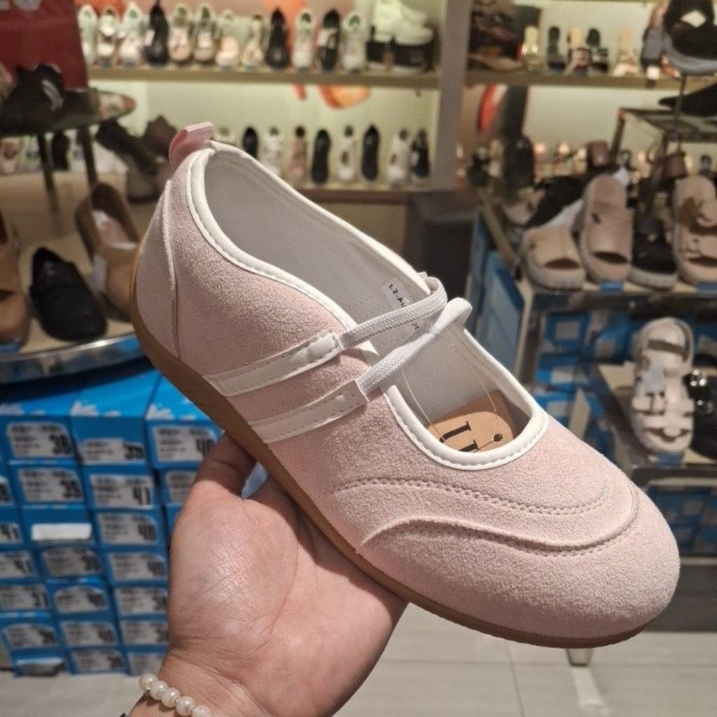 SEPATU SNEAKERS WANITA YONGKI KOMALADI 36 SD 41