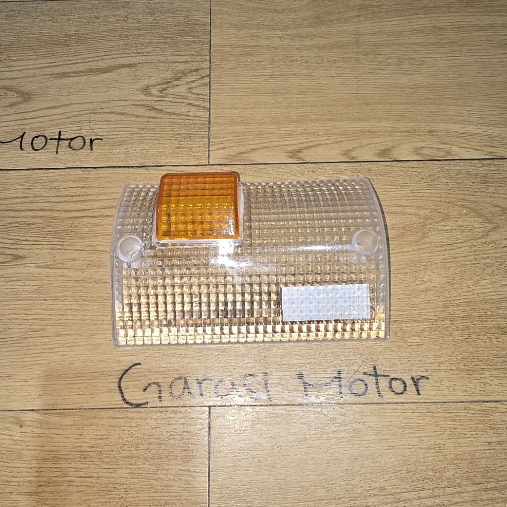 MIKA LAMPU SEN KANAN DEPAN MOBIL MITSUBISHI L300