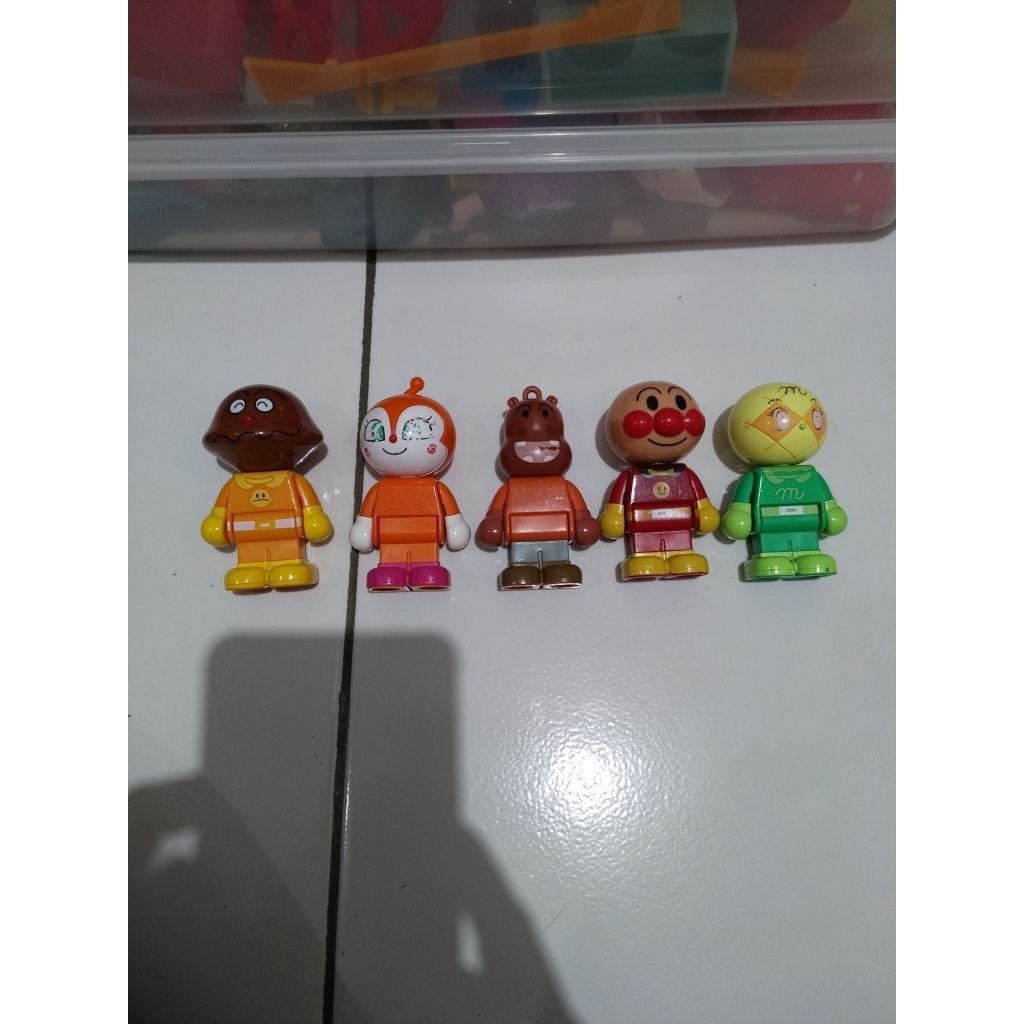 preloved mainan anak figur anpanman dan teman