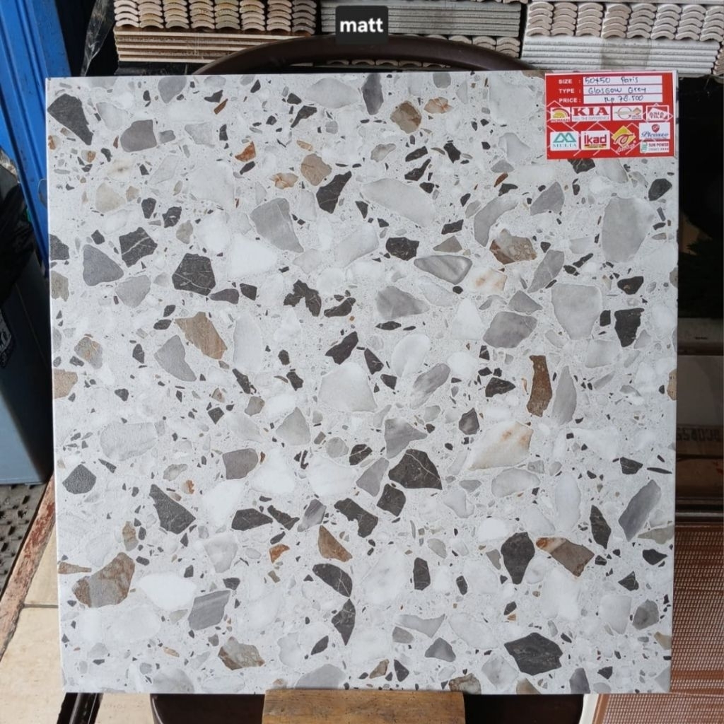 Keramik lantai terazzo 50×50 glasglow grey