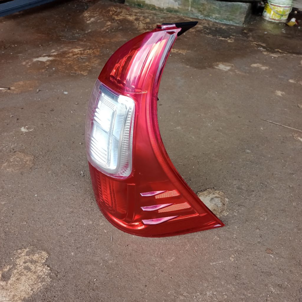 Stop lamp Avanza 2016 kanan