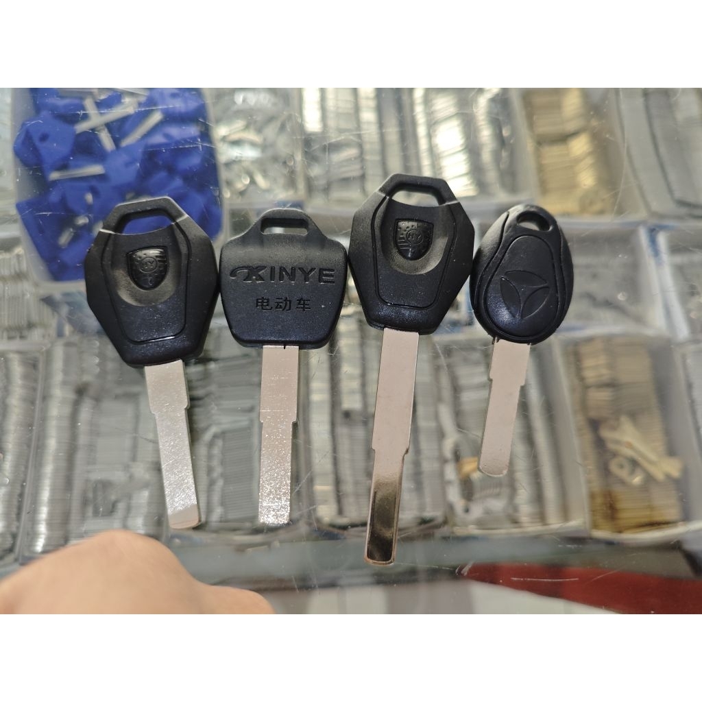 Bahan duplikat kunci motor listrik