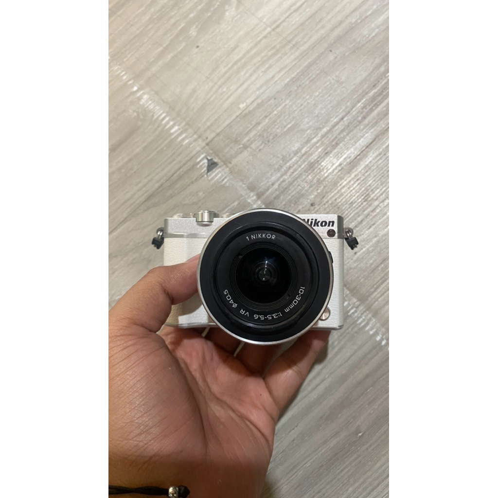 KAMERA PROSUMER NIKON 1 J5