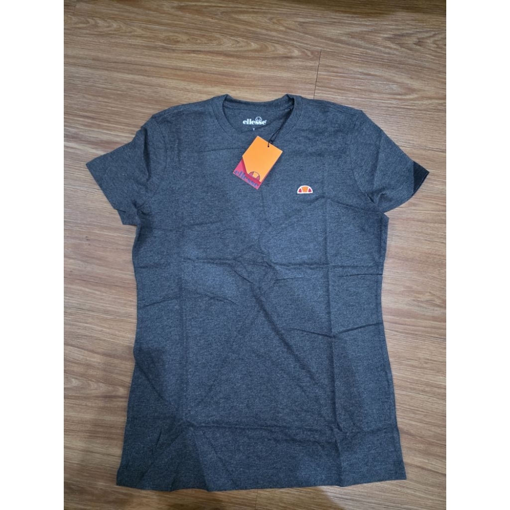 Kaos Wanita Ellesse cocok untuk harian dan olahraga Baru Original Barang Resmi
