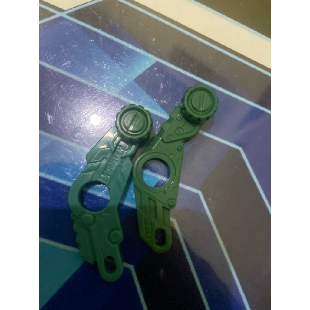 crush gear part arm iod r bandai hijau dan biru