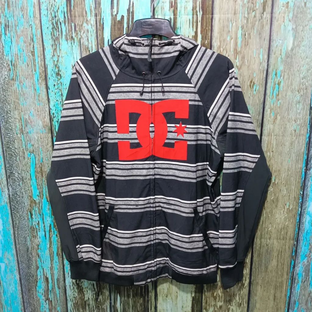 jaket outdoor DC tebal big logo size XL casual bagus