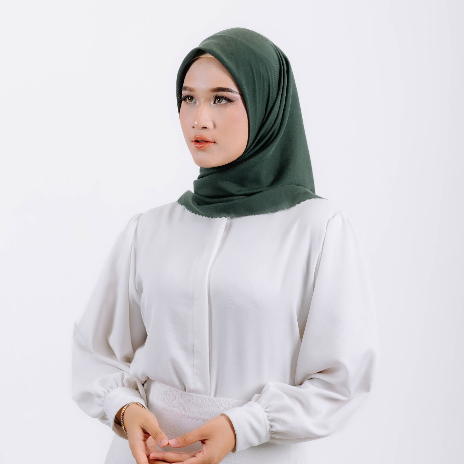 Wulang Narawangsa Hijab Segi Empat Plain Hijau Army | Hijab Hijau Army Polos Ukuran Standar