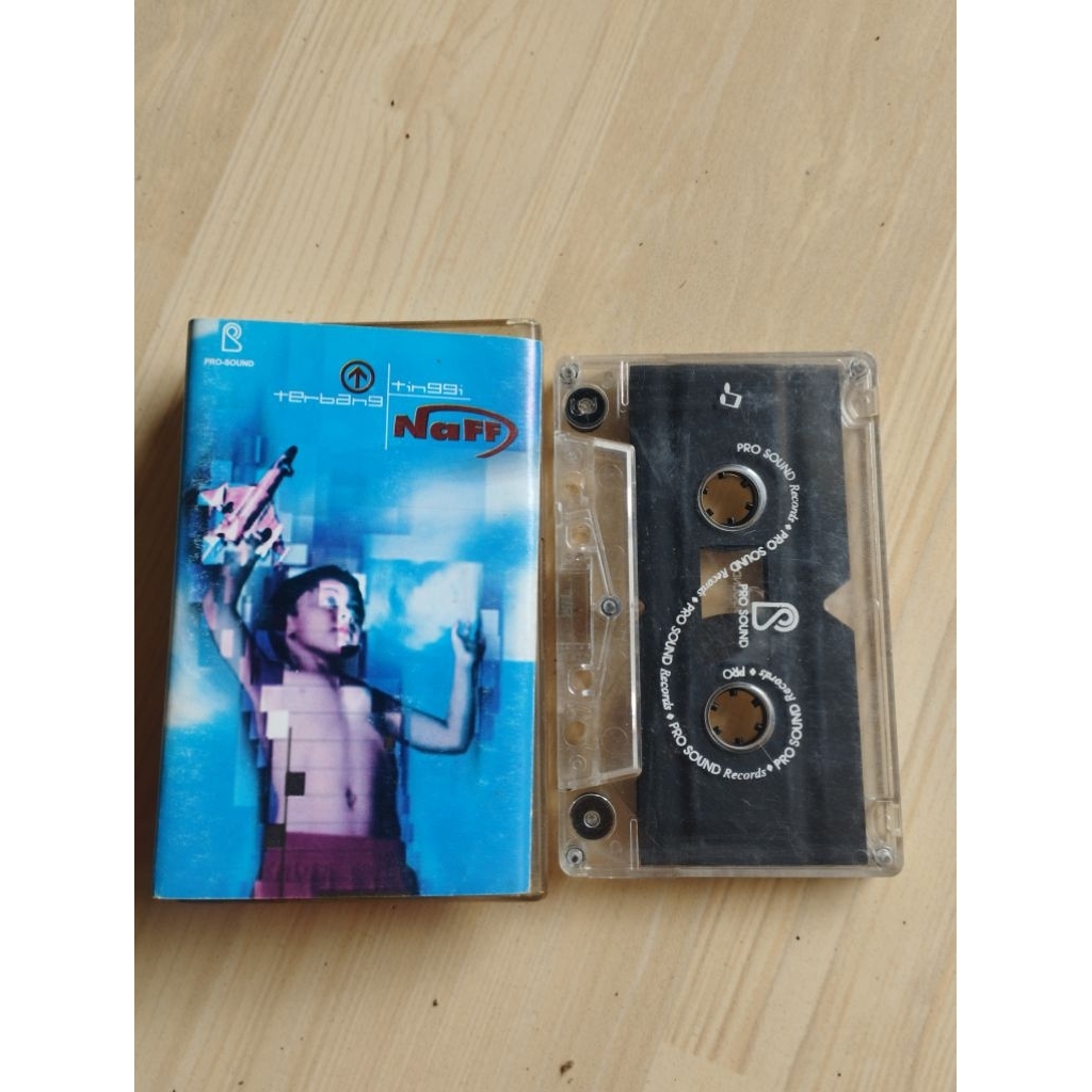 Kaset Pita NAFF - TERBANG TINGGI
