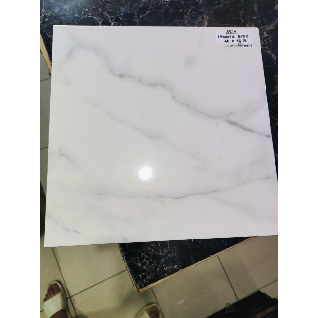keramik Asia Madrid Grey 40x40 kwB/Dus (kilap)