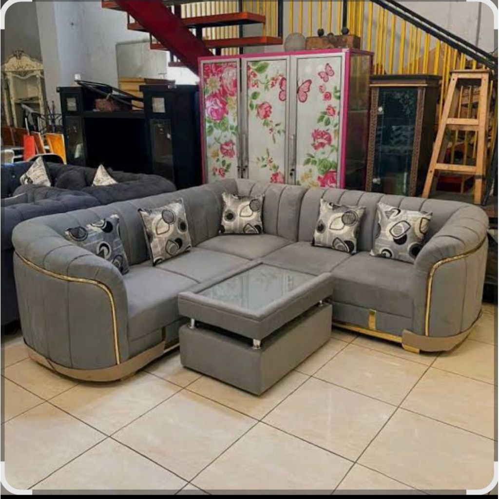 Sofa sudut ruang tamu