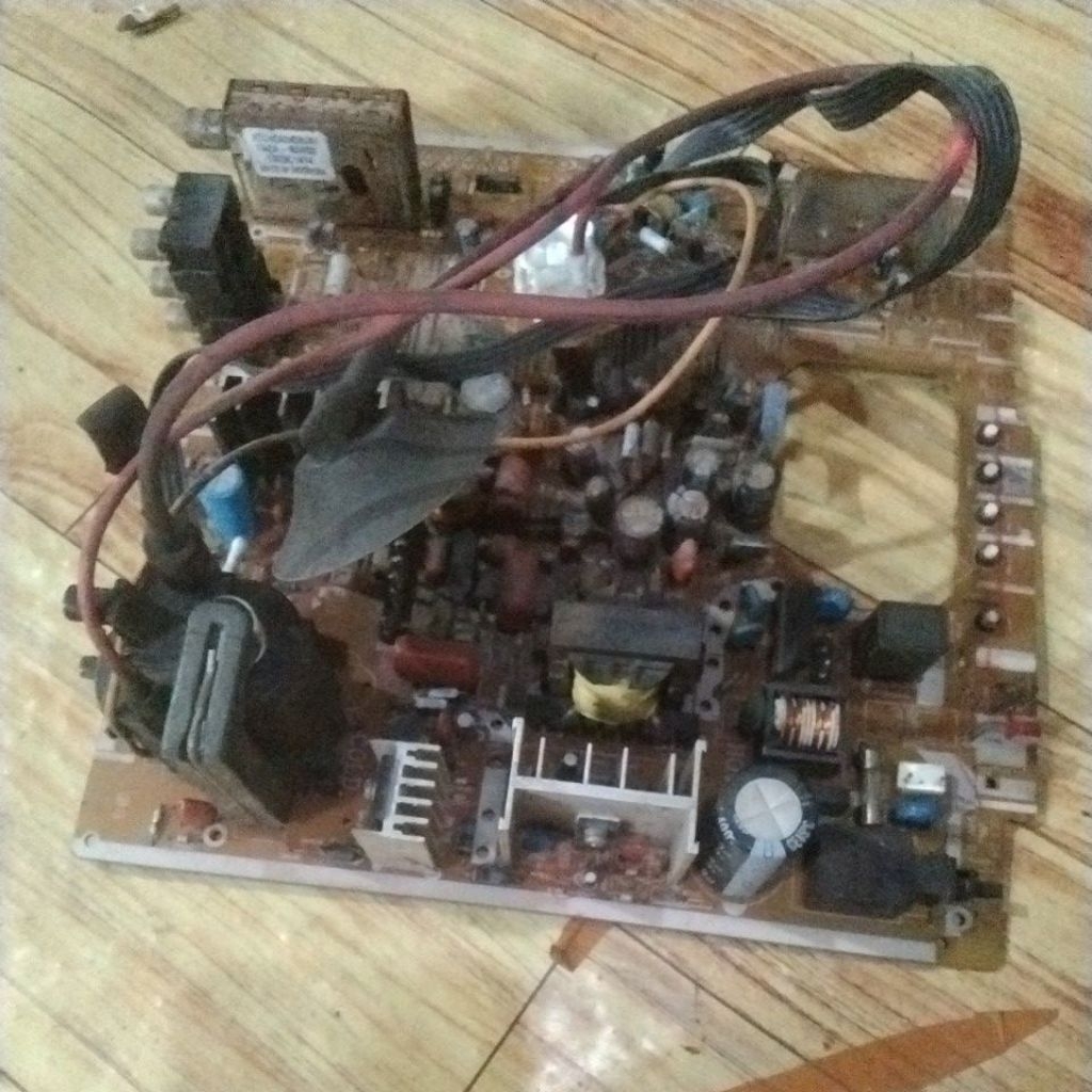 Mesin TV Sharp slim dengan IC tempel IXD067WJZZQ belum tes anggap saja mati