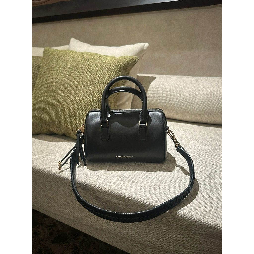Tas Wanita Charles Keith Original preloved