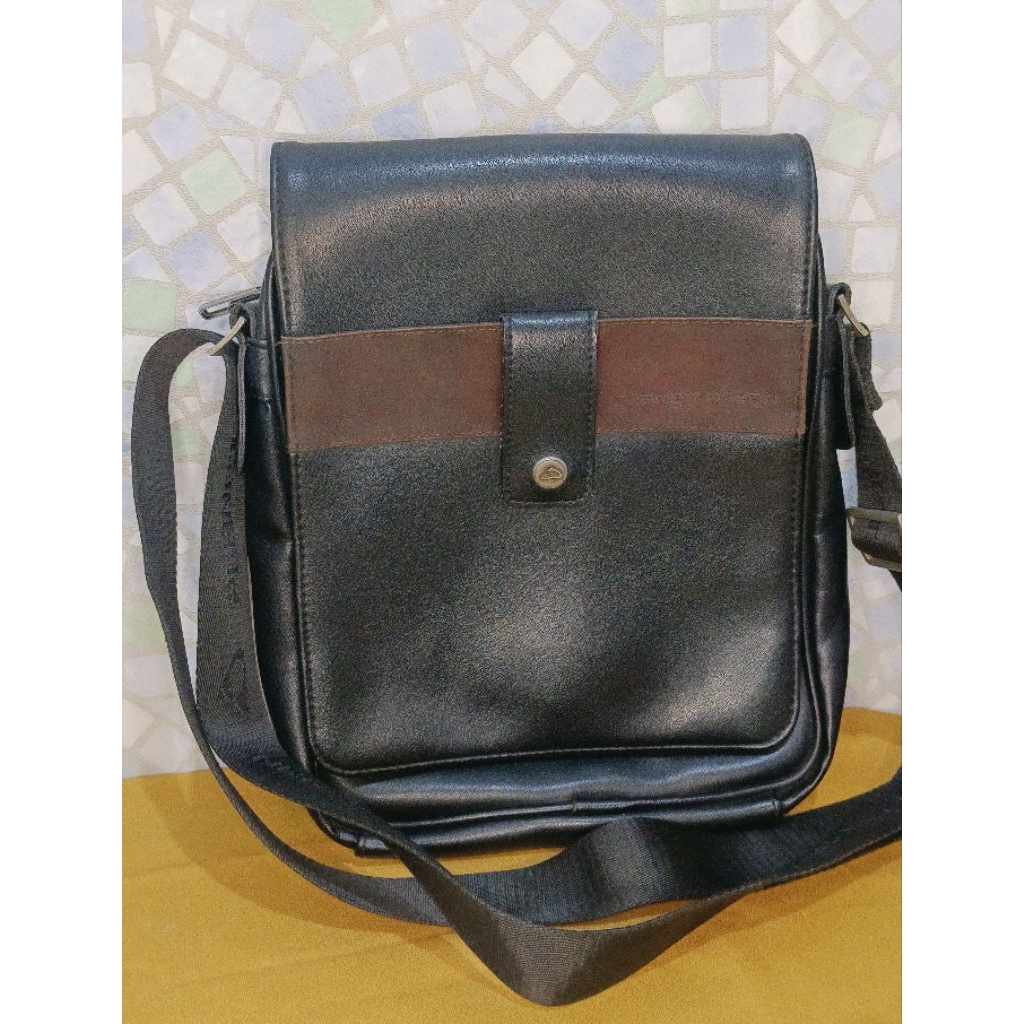 Tas Slempang Pria merk Planet Ocean (PL)