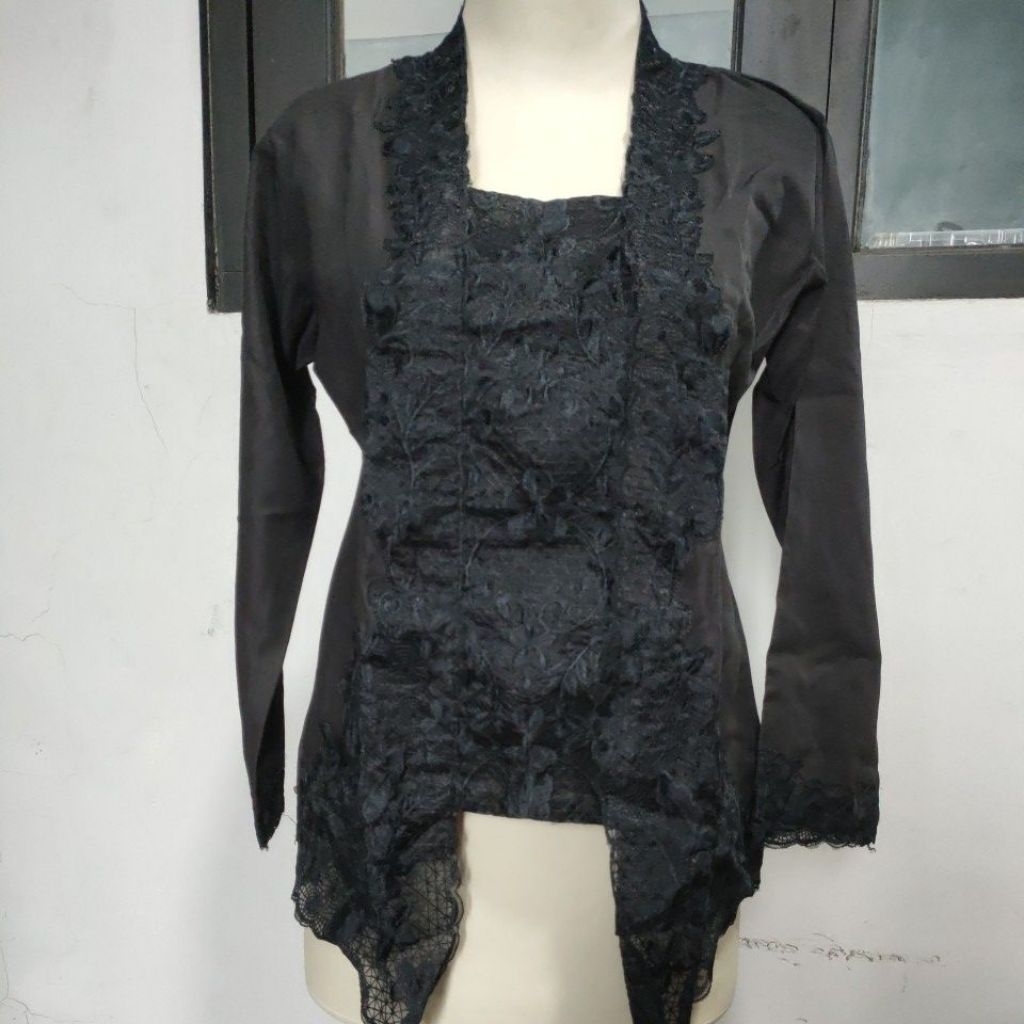 Kebaya kutu baru hitam