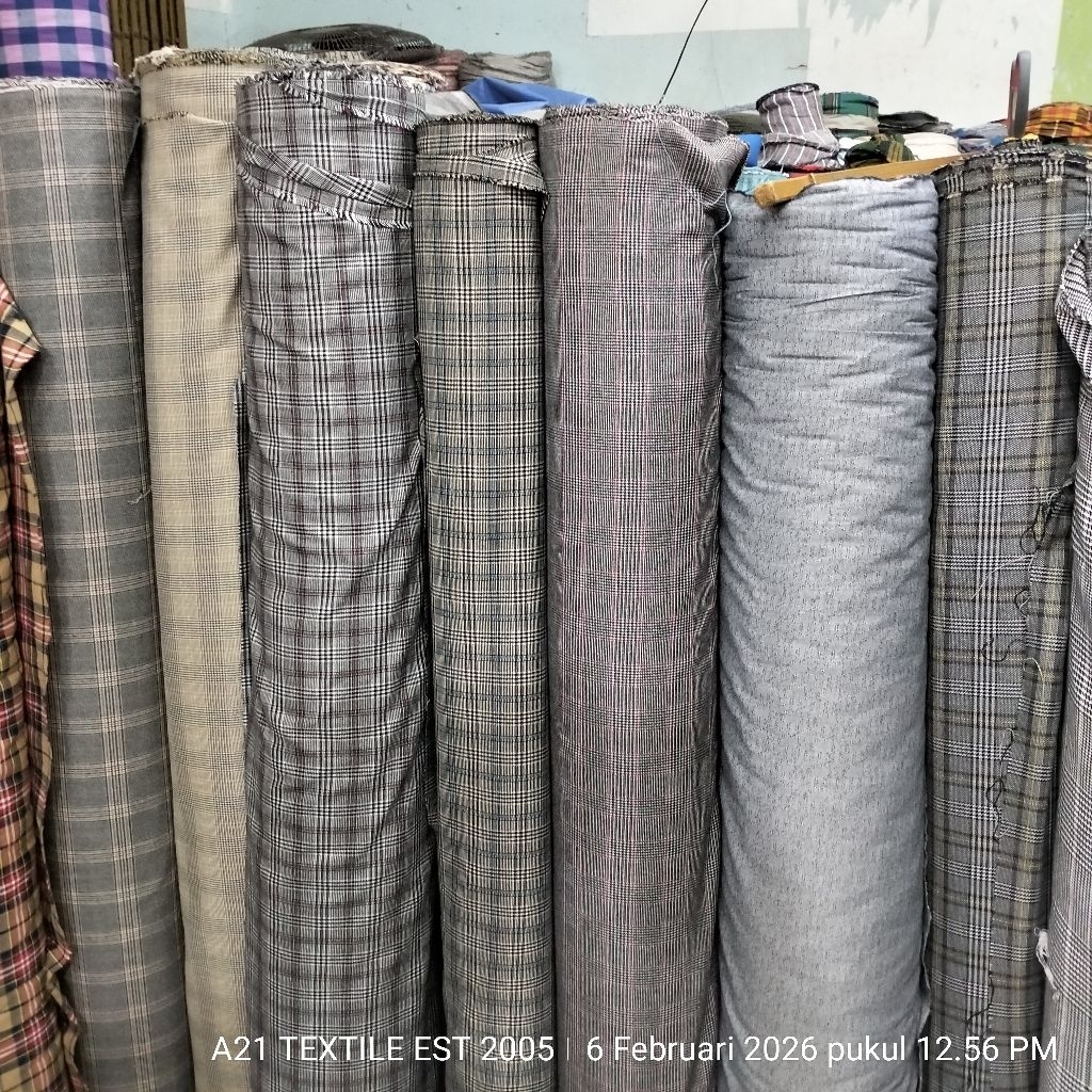 HARGA/0,5 M | BAHAN SEMI WOOL KOTAK - BAHAN SEMI WOOL PREMIUM - KAIN SEMI WOLL KOTAK - KAIN BLAZER