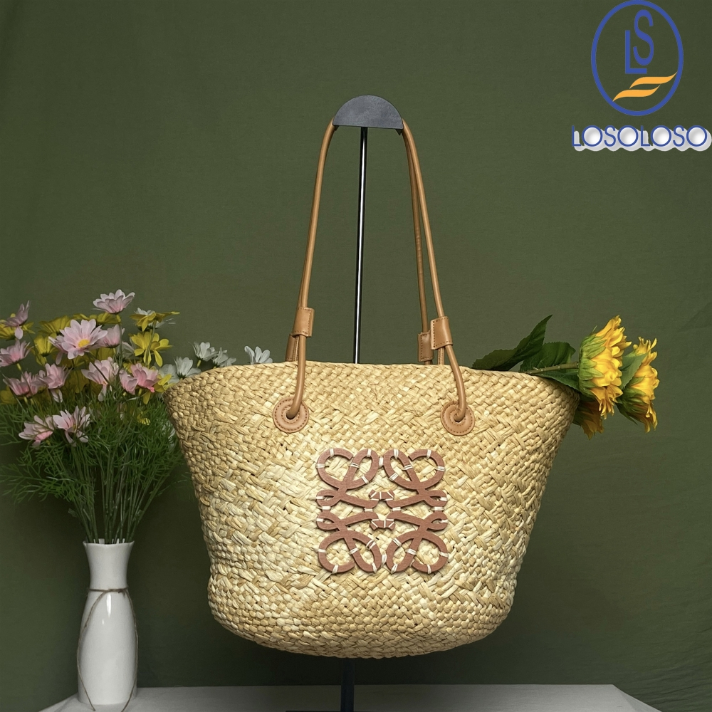 tas tenun, LOEWE weaves bags, TAS WOVEN TOTTE LOEWE, tas tenun selempang