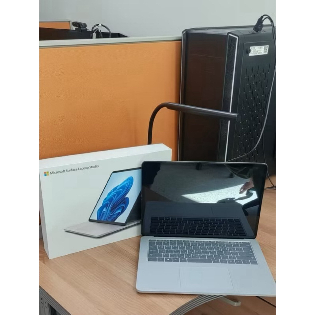 Microsoft Surface Laptop Studio Intel core i7 Gen 11 RTX3050 Ti