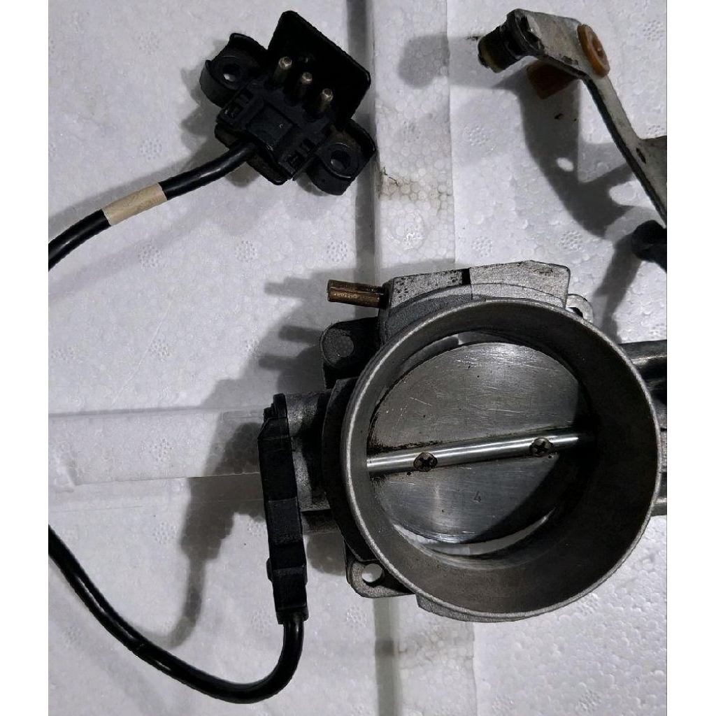 throtle body mercy w124 300e original